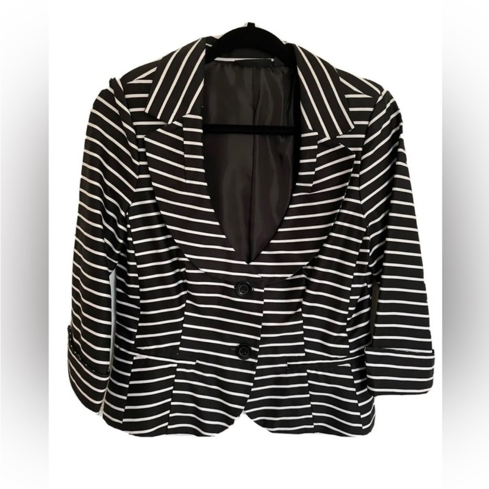 Women's Black and White Striped Dressy Blazer A